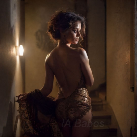 Divine Indienne de 40 ans cherche complice pour aventures libertines passionnantes!