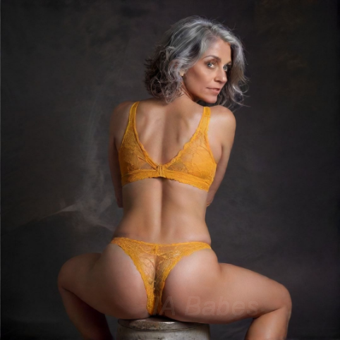 Ludivine, 49 ans : Libertine indienne en quête de plaisirs partagés!